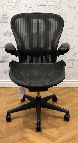 Herman miller aeron - miller, size